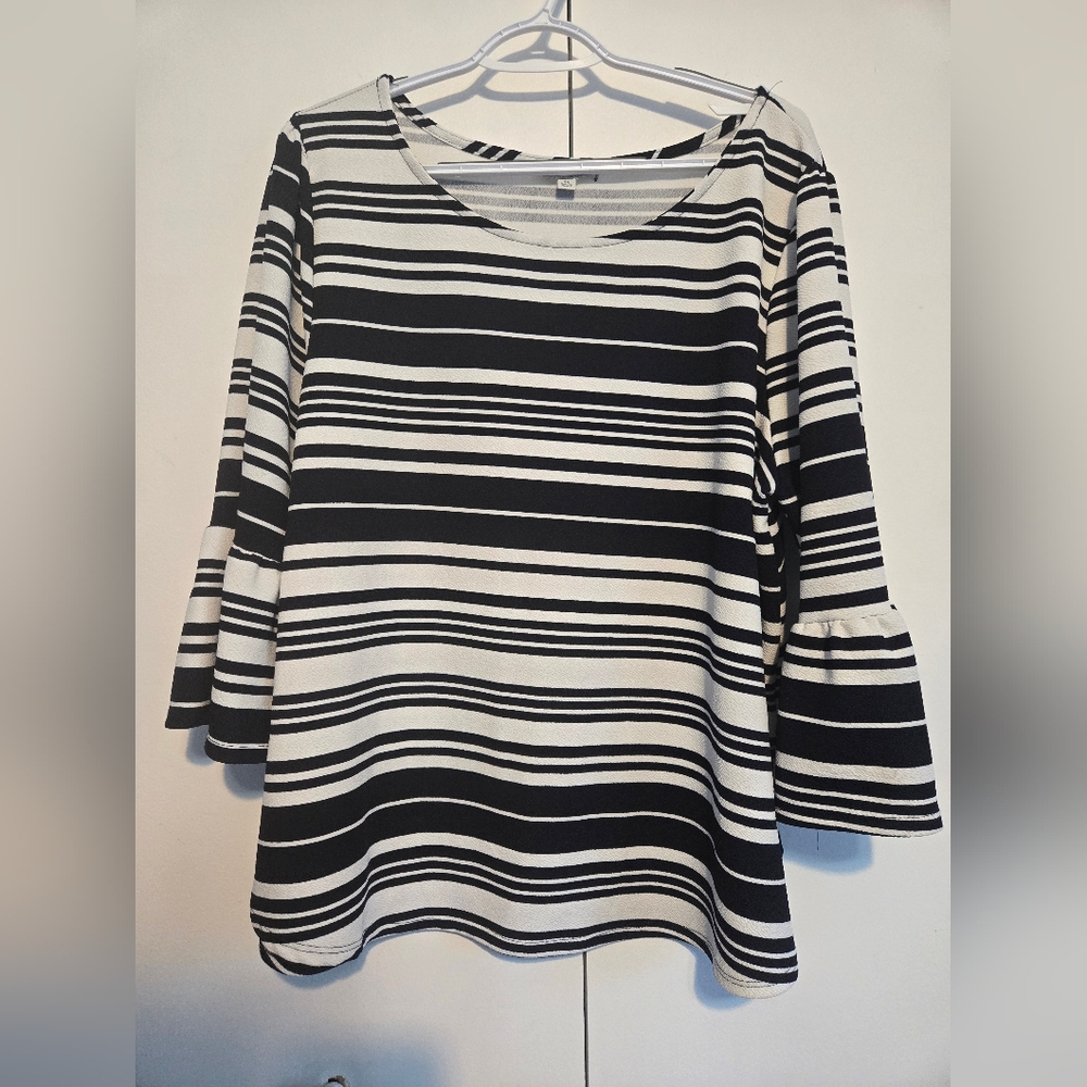 Green Envelope LA Womens 2X Navy White Striped Bell Sleeve Blouse Tunic
